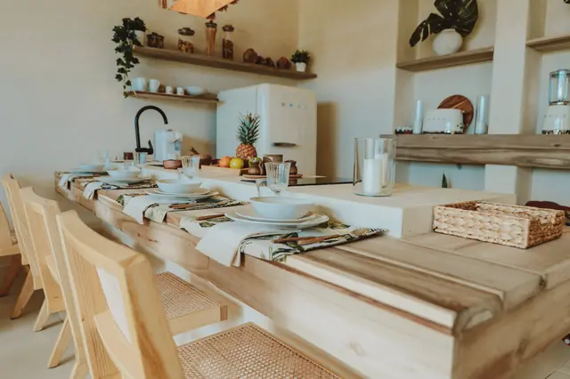 La table d'hôte, dressée